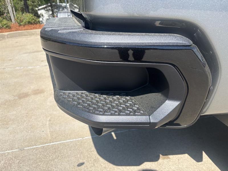 Chevrolet Silverado 2500HD Custom Double Cab Long Box 4WD 2026