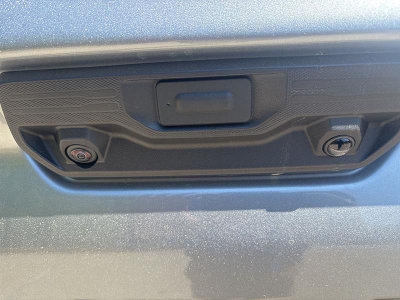 Chevrolet Silverado 2500HD Custom Double Cab Long Box 4WD 2026