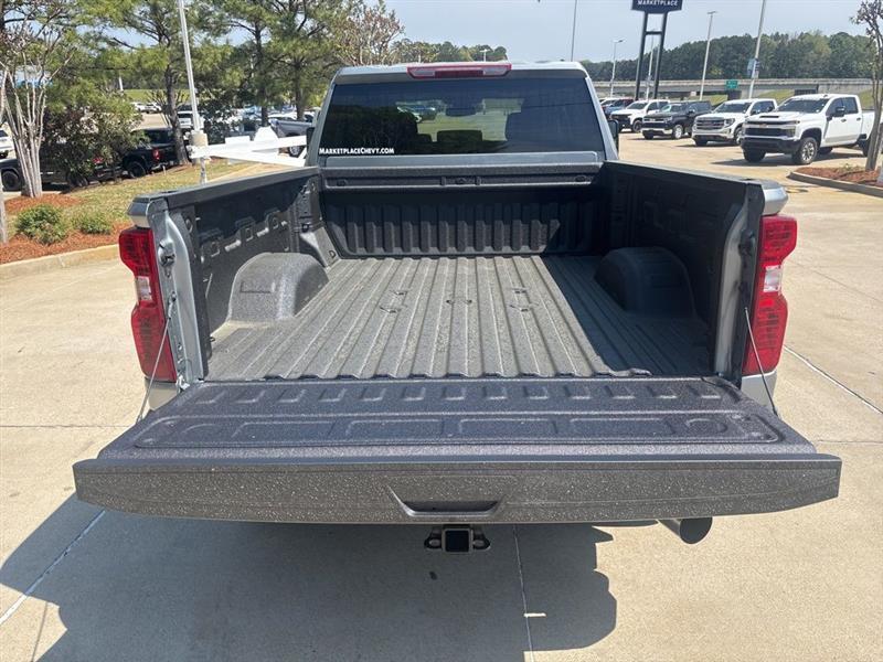 Chevrolet Silverado 2500HD Custom Double Cab Long Box 4WD 2026