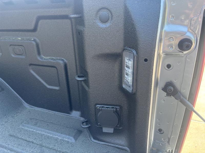 Chevrolet Silverado 2500HD Custom Double Cab Long Box 4WD 2026