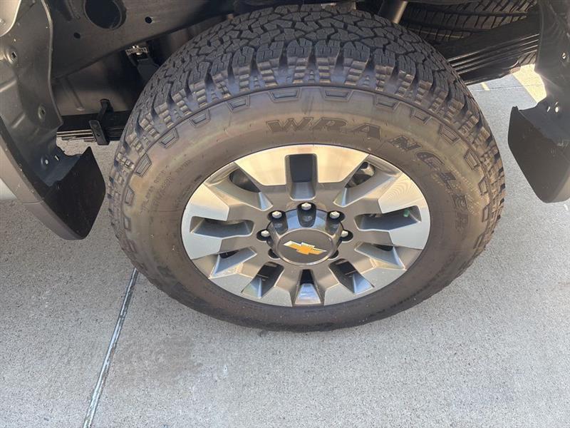 Chevrolet Silverado 2500HD Custom Double Cab Long Box 4WD 2026