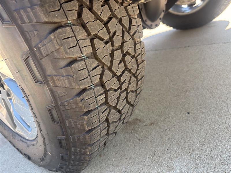 Chevrolet Silverado 2500HD Custom Double Cab Long Box 4WD 2026