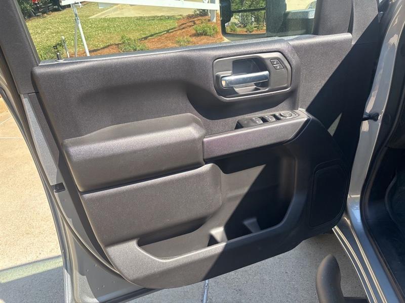 Chevrolet Silverado 2500HD Custom Double Cab Long Box 4WD 2026