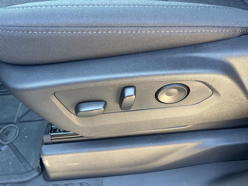 Chevrolet Silverado 2500HD Custom Double Cab Long Box 4WD 2026