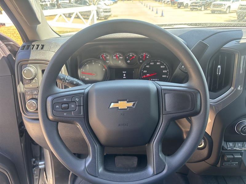 Chevrolet Silverado 2500HD Custom Double Cab Long Box 4WD 2026