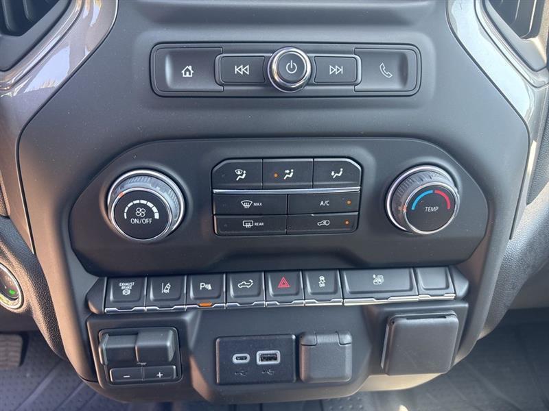 Chevrolet Silverado 2500HD Custom Double Cab Long Box 4WD 2026