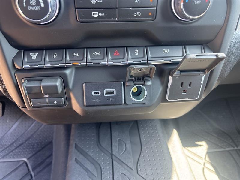 Chevrolet Silverado 2500HD Custom Double Cab Long Box 4WD 2026