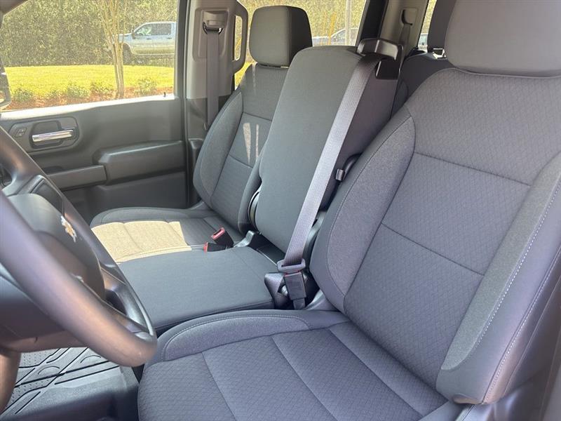 Chevrolet Silverado 2500HD Custom Double Cab Long Box 4WD 2026