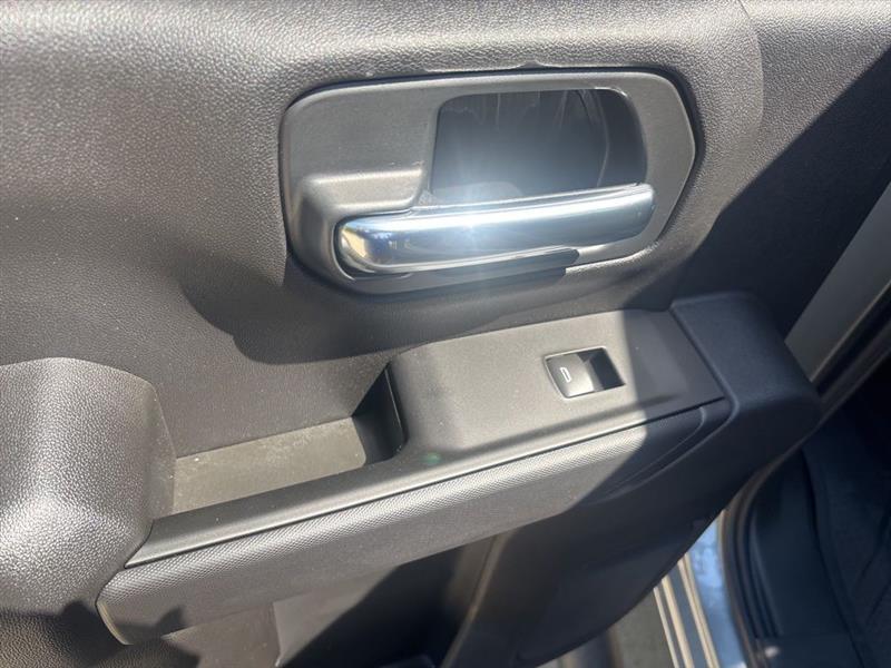 Chevrolet Silverado 2500HD Custom Double Cab Long Box 4WD 2026