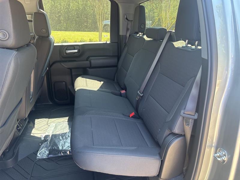 Chevrolet Silverado 2500HD Custom Double Cab Long Box 4WD 2026