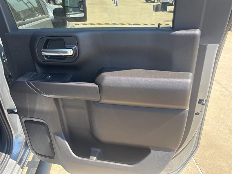 Chevrolet Silverado 2500HD Custom Double Cab Long Box 4WD 2026