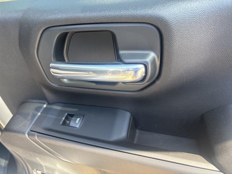 Chevrolet Silverado 2500HD Custom Double Cab Long Box 4WD 2026