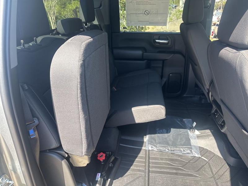 Chevrolet Silverado 2500HD Custom Double Cab Long Box 4WD 2026