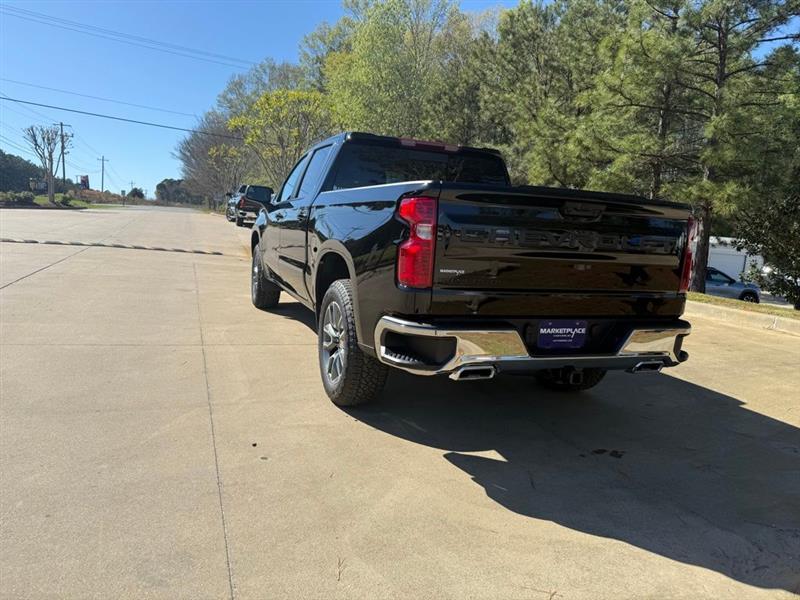 Chevrolet Silverado 1500 LT Crew Cab 4WD 2026