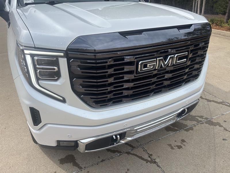 GMC Sierra 1500 Denali Ultimate Crew Cab 4WD 2023