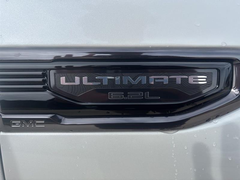 GMC Sierra 1500 Denali Ultimate Crew Cab 4WD 2023