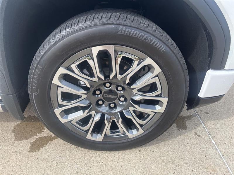 GMC Sierra 1500 Denali Ultimate Crew Cab 4WD 2023