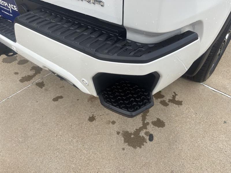 GMC Sierra 1500 Denali Ultimate Crew Cab 4WD 2023