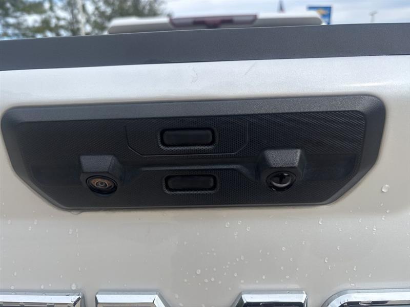 GMC Sierra 1500 Denali Ultimate Crew Cab 4WD 2023