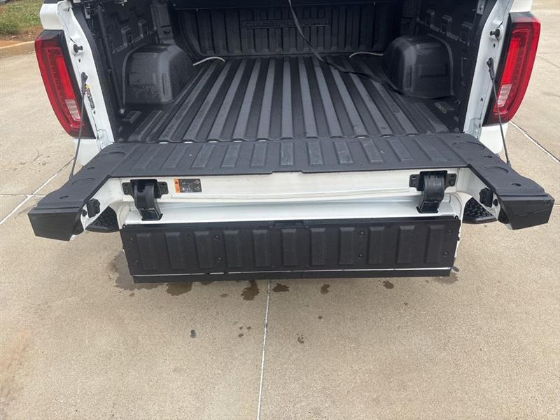 GMC Sierra 1500 Denali Ultimate Crew Cab 4WD 2023