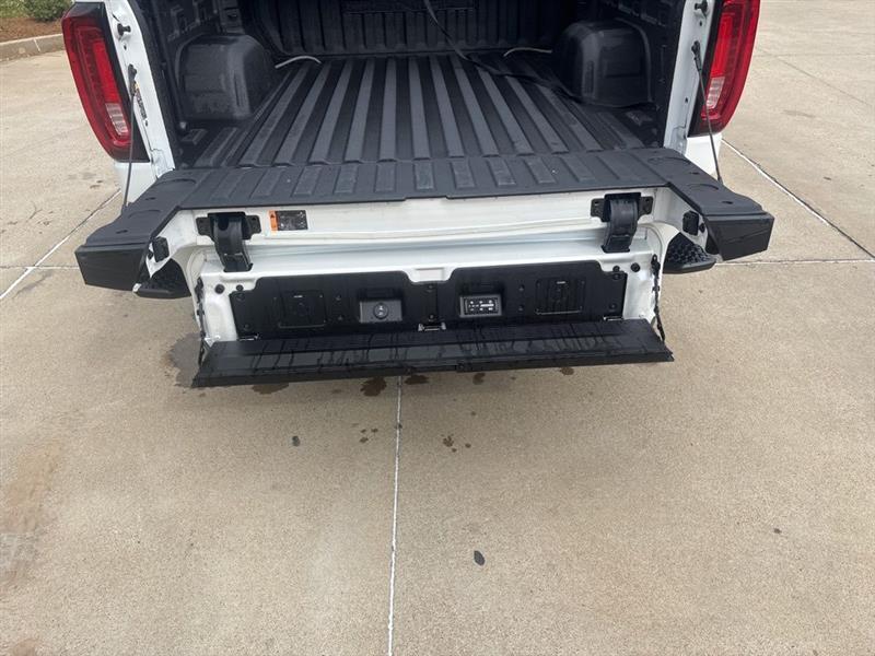 GMC Sierra 1500 Denali Ultimate Crew Cab 4WD 2023