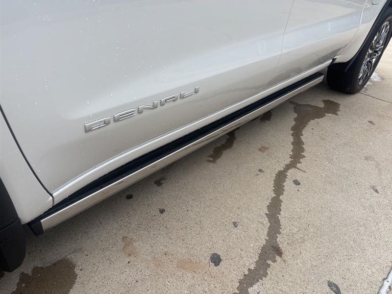 GMC Sierra 1500 Denali Ultimate Crew Cab 4WD 2023