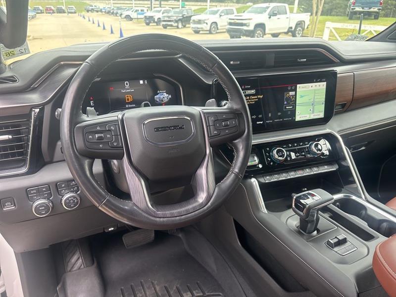 GMC Sierra 1500 Denali Ultimate Crew Cab 4WD 2023