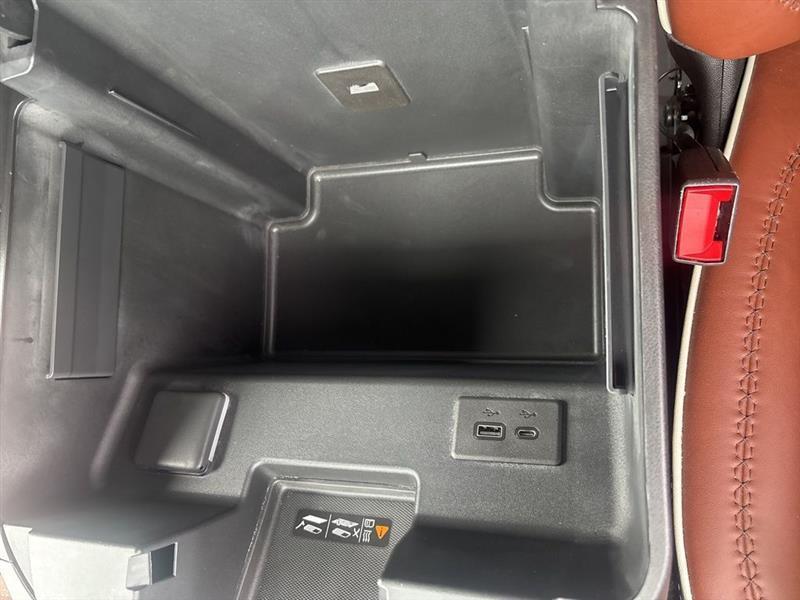 GMC Sierra 1500 Denali Ultimate Crew Cab 4WD 2023