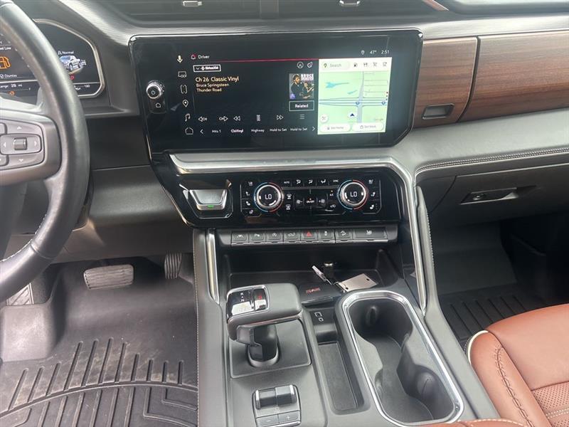 GMC Sierra 1500 Denali Ultimate Crew Cab 4WD 2023