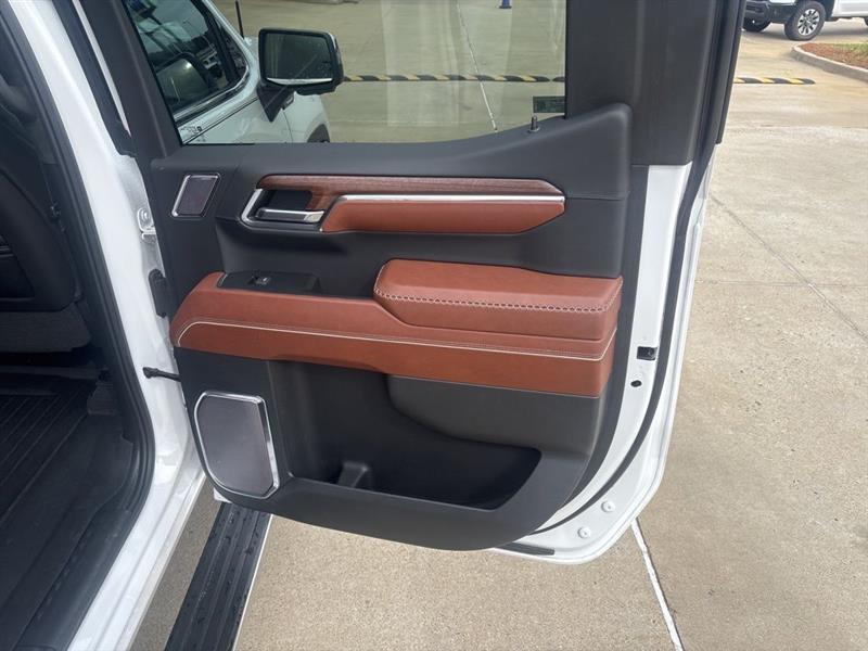 GMC Sierra 1500 Denali Ultimate Crew Cab 4WD 2023