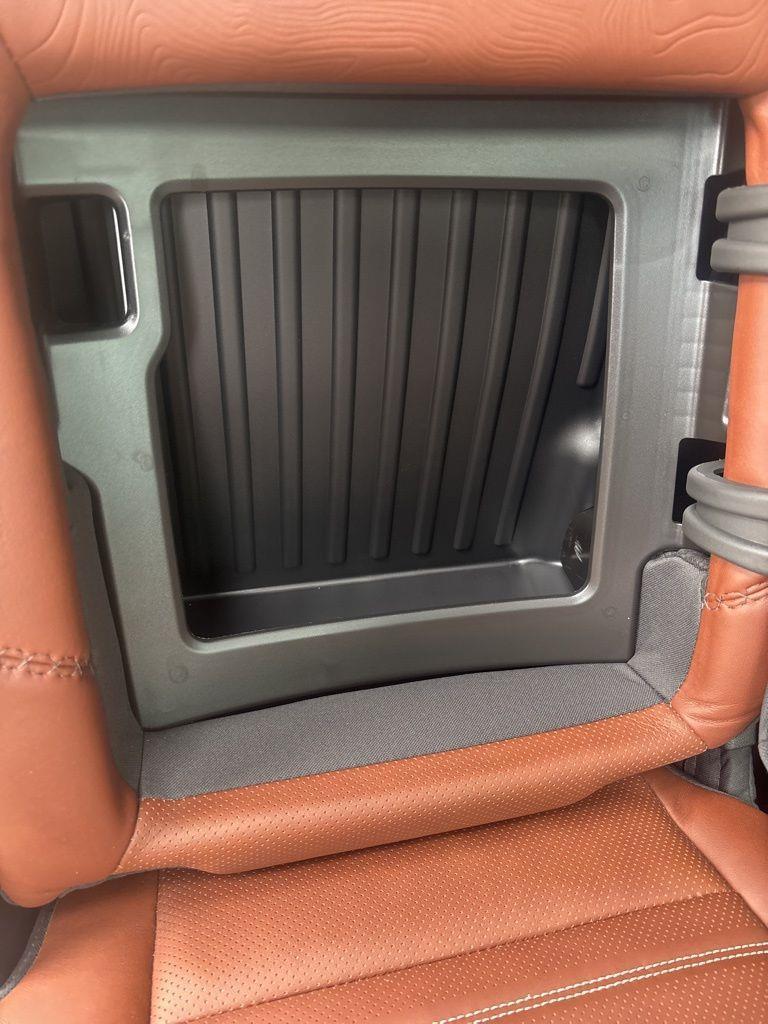 GMC Sierra 1500 Denali Ultimate Crew Cab 4WD 2023