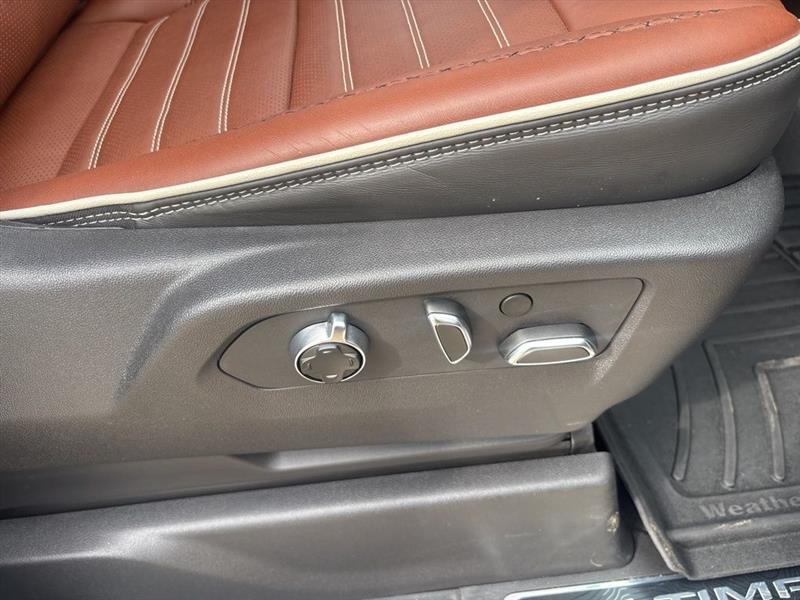 GMC Sierra 1500 Denali Ultimate Crew Cab 4WD 2023