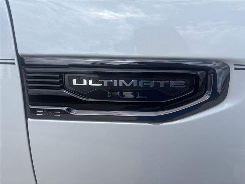 GMC Sierra 1500 Denali Ultimate Crew Cab 4WD 2023