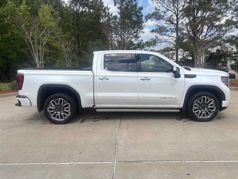 GMC Sierra 1500 Denali Ultimate Crew Cab 4WD 2023