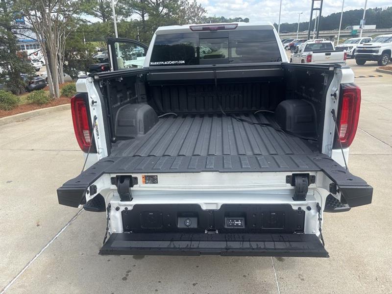 GMC Sierra 1500 Denali Ultimate Crew Cab 4WD 2023