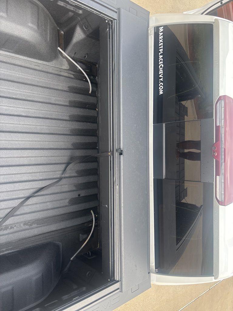 GMC Sierra 1500 Denali Ultimate Crew Cab 4WD 2023