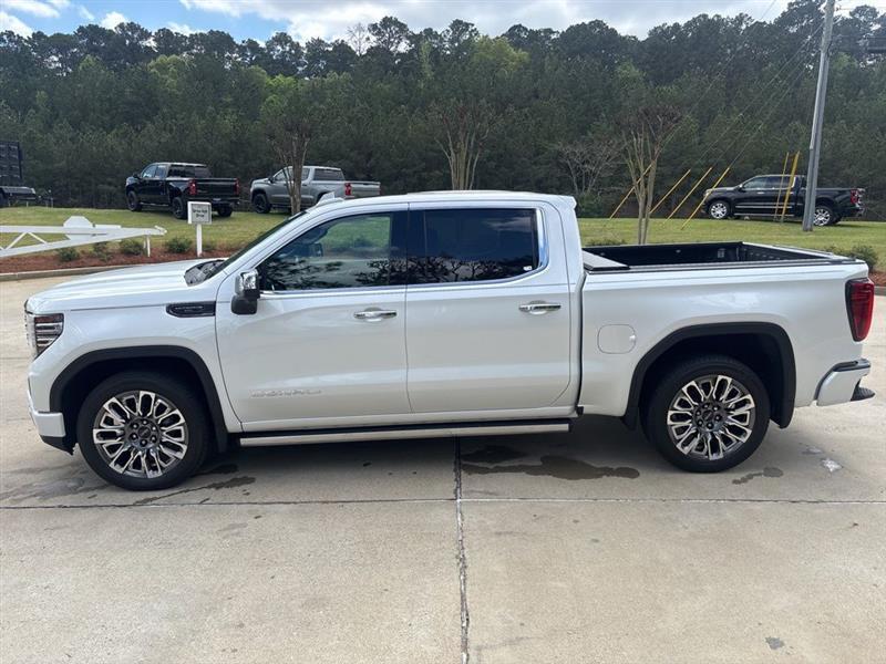 GMC Sierra 1500 Denali Ultimate Crew Cab 4WD 2023