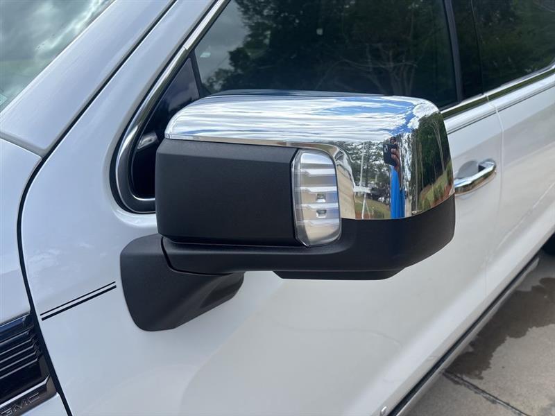 GMC Sierra 1500 Denali Ultimate Crew Cab 4WD 2023