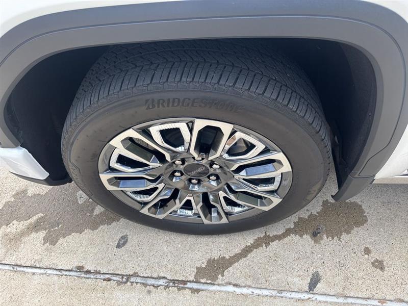 GMC Sierra 1500 Denali Ultimate Crew Cab 4WD 2023