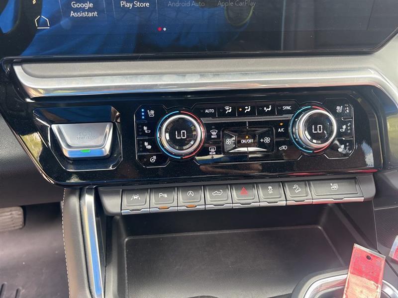 GMC Sierra 1500 Denali Ultimate Crew Cab 4WD 2023