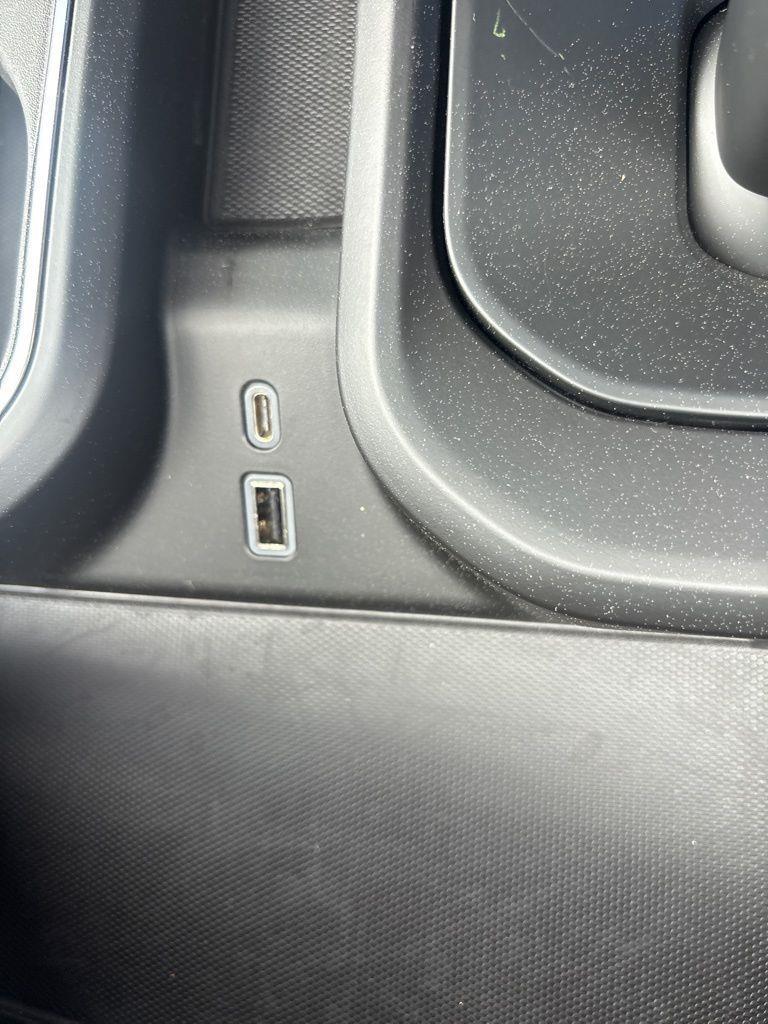 GMC Sierra 1500 Denali Ultimate Crew Cab 4WD 2023