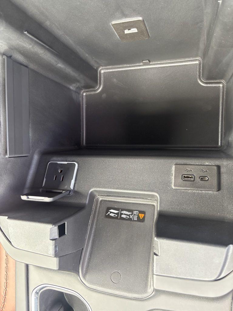 GMC Sierra 1500 Denali Ultimate Crew Cab 4WD 2023