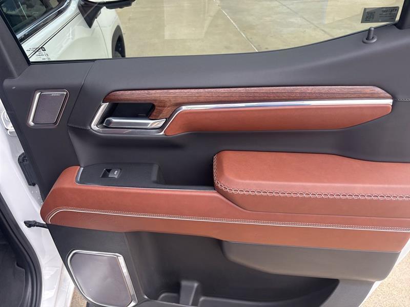 GMC Sierra 1500 Denali Ultimate Crew Cab 4WD 2023