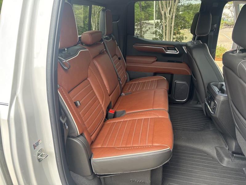 GMC Sierra 1500 Denali Ultimate Crew Cab 4WD 2023