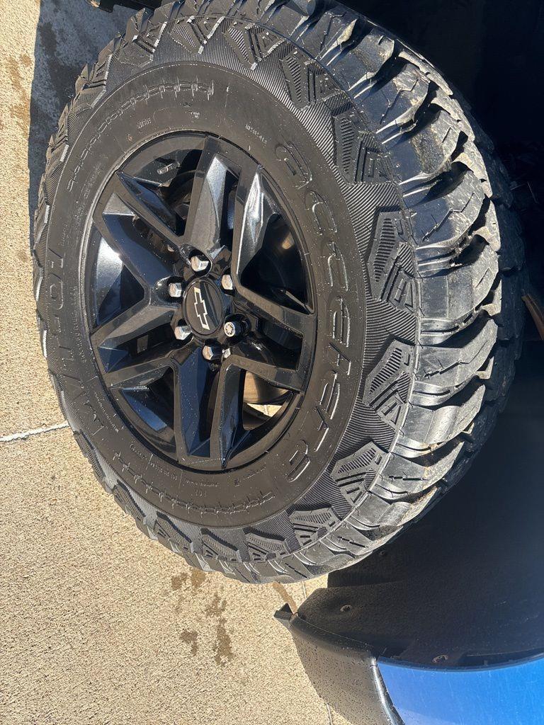 Chevrolet Silverado 1500 Trail Boss Custom Crew Cab 4WD 2022