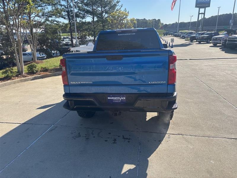 Chevrolet Silverado 1500 Trail Boss Custom Crew Cab 4WD 2022