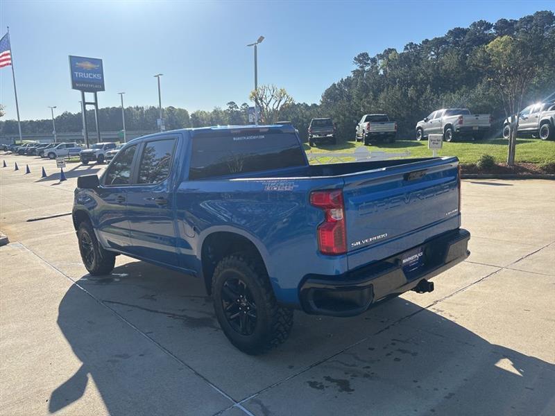 Chevrolet Silverado 1500 Trail Boss Custom Crew Cab 4WD 2022