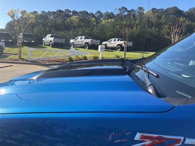 Chevrolet Silverado 1500 Trail Boss Custom Crew Cab 4WD 2022