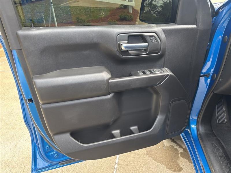 Chevrolet Silverado 1500 Trail Boss Custom Crew Cab 4WD 2022