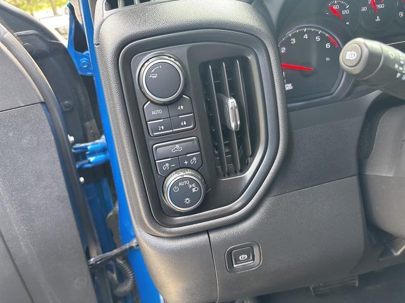 Chevrolet Silverado 1500 Trail Boss Custom Crew Cab 4WD 2022